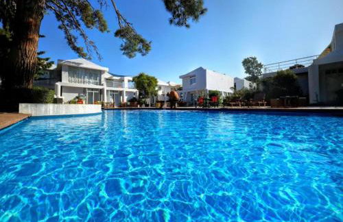 Loriet Hotel - Photo 20