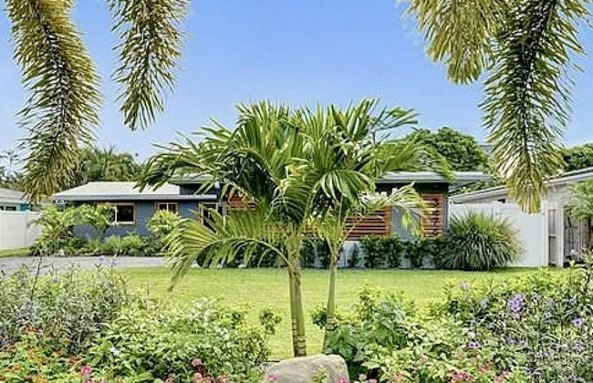 Beach Bliss 10 Mins to Waves 3BR Oasis With Pool - Foto 60