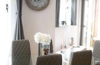 Seaview, Luxury apartment, 2 min walk to Porth Beach - Foto 8