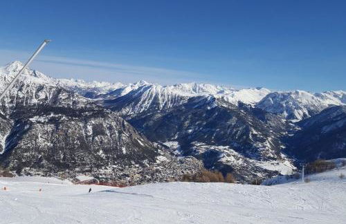 Sunny balcony steps from the slopes - Foto 14