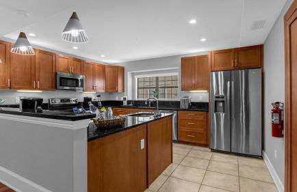 Sun, Fun & Summer Getaway - TownHome by Disney! - Photo 7