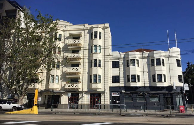 Spacious St Kilda Escape - Parking and City Views - Foto 13