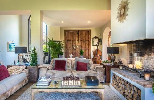 Luxury Villa - Sleeps up to 8 & Infinity Pool - Photo 58