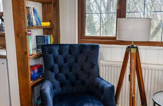 Heron's Perch- A pond-side retreat with cinema room - Photo 66