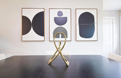 Luxury 4BR Retreat 10 Mins to Downtown & Lake - Photo 33