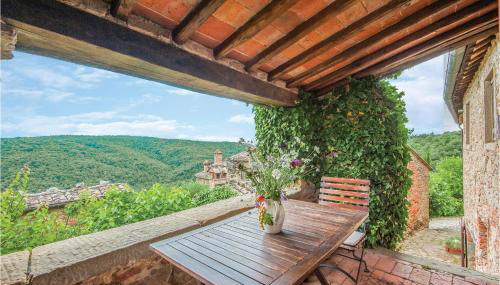 Amazing Home In Bucine Ar With Kitchen - Foto 2