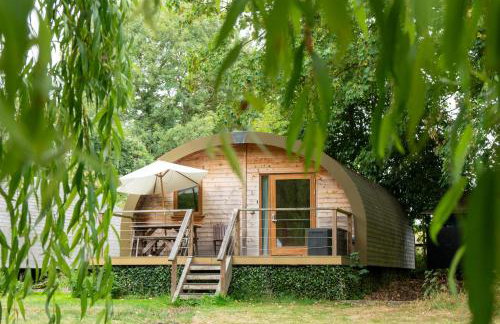 Cosy and eco-friendly cabins next to 16th century pub - Foto 2