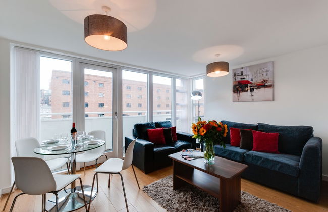 Base Serviced Apartments - The Docks - Photo 26