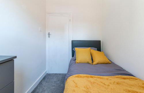 Spacious 3BR House Near Southend Pier - Foto 15