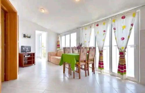 Family home away on the beach, free parking at the house - Foto 5