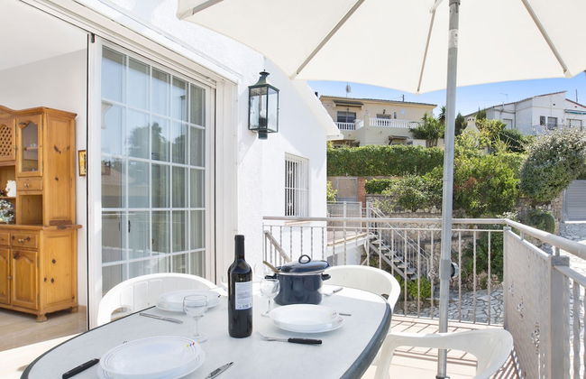 Cozy Villa in Lloret de Mar With Private Pool for 11 pax - Photo 10