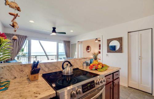 Waipouli Beachfront Condo with Balcony and Ocean Views - Foto 10