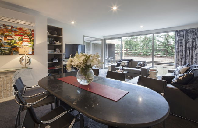 22 Hallenstein Apartments by Staysouth - Photo 14