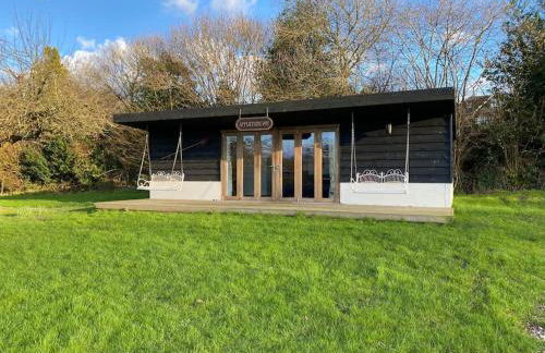 Secluded Countryside Home, Hot Tub, Onsite Pub, Pool Table, Sleeps upto 13, Perfect for a family get together - Photo 24