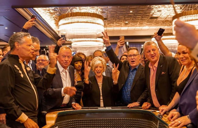 Stylish Sleek 4BR Nevada Home Near Downtown Reno - Foto 35