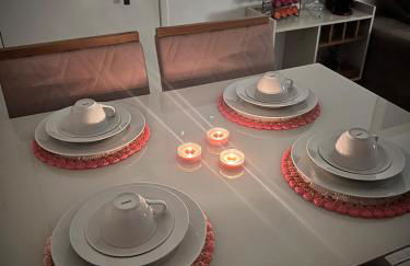 Apto charmoso, com ar, localização privilegiada - Foto 21