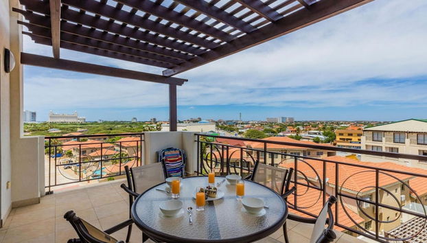 Top Floor Corner Condo w Amazing Views 2BR 3BA - Foto 4, Habitación