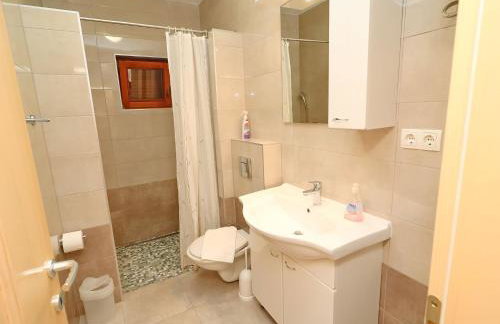 Seaside Apartments Hrka - Comfort One Bedroom Apartment with Terrace and Sea View 1 - Foto 8