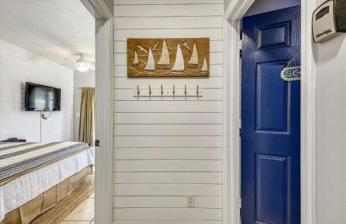 Coastal Castaway-Beach Retreat-Steps 2 Sand-Sleep 10-Pool-Hot tub - Foto 39