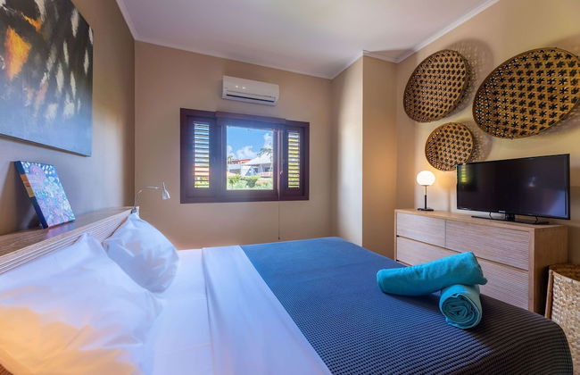 Tropical Escape With Pool and Ocean Views - Photo 14