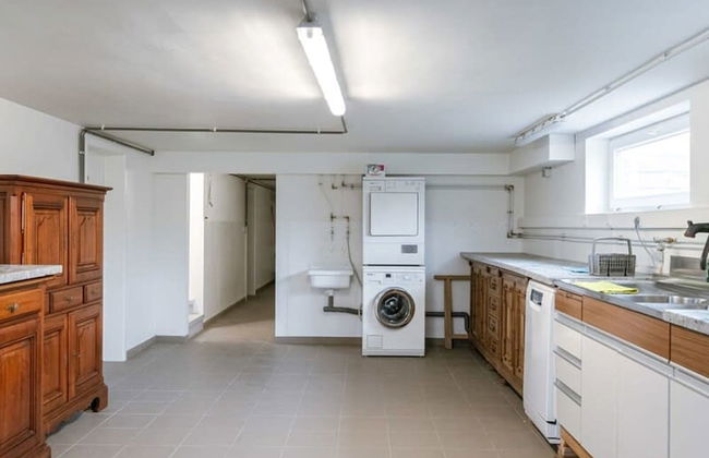 Spacious Getaway Close to the Beach and Airport - Foto 30