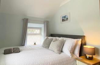 Modern 4-bed Cottage Llanwrst Town Centre & Parking - Snowdonia! near Betws-y-Coed - Photo 20