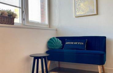 Studio Flat with Parking Off High St - Photo 8