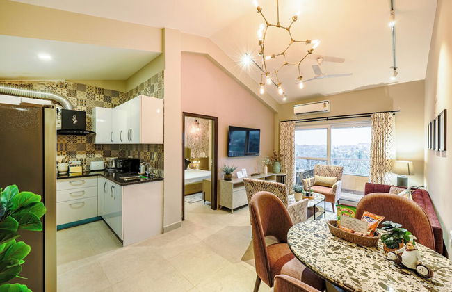 Alaya Stays Veera Serina 3 BHK with Pool - Foto 30