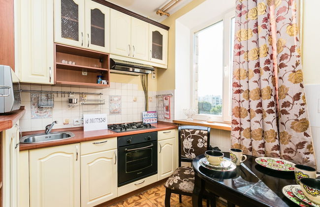 Apartment on Bolshoy Kondratievskiy 4 - Photo 13