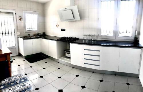 Kame House - Photo 9