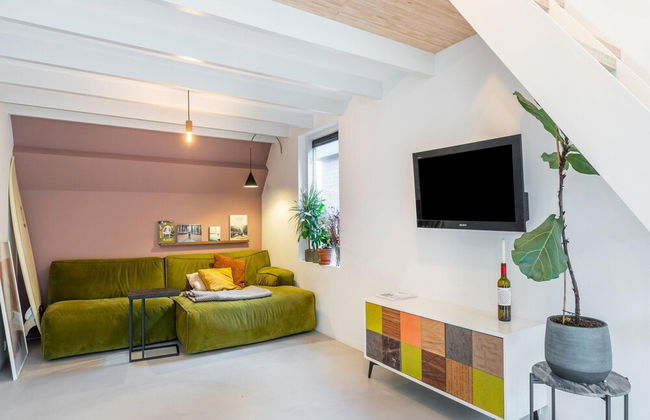 Stylish Holiday Home With Private Garden - Photo 12