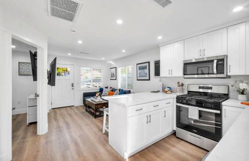 Cozy Cottage, Brand New, fully Private, walk to Everything - Foto 12