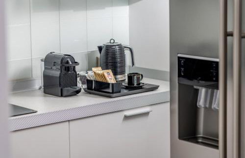 Hermosa Luxury Apartment - Photo 17