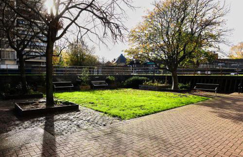 Home for the Holidays - Photo 35