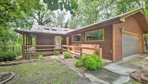 Home with Large Deck on Table Rock Lake! - Foto 1