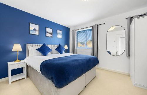 Superb Two Bedroom House Near Etihad & Coop Live - Free Parking - Foto 2