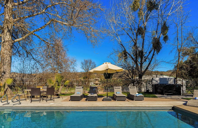Victorian Manor In Paso Robles Wine Country + Pool, Hot Tub, Firepit, Tennis Court Sleeps 28 - Photo 20
