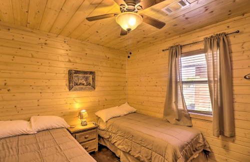 Heber Springs Cabin with Deck and River Views! - Foto 17