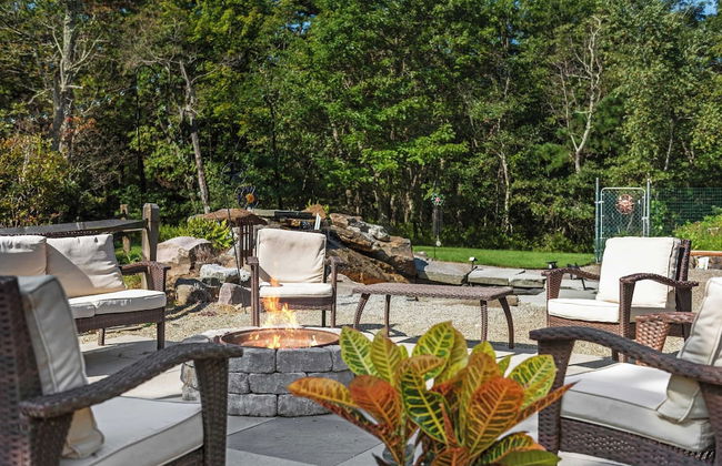 The Bigwood Cabin by Avantstay Hot Tub, Firepit, Pool Table, Private Yard - Photo 68