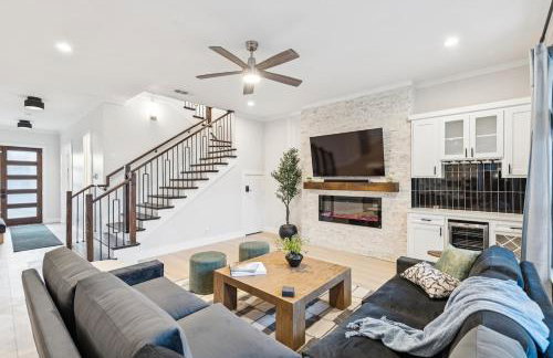 The Longhorn Luxe with Game Room and Fire pit and Karaoke - Foto 19