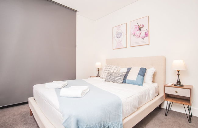 Luxury 2bed2bath APT @opaltower +view - Photo 6