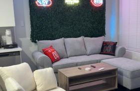 The 513 Flat 2! 1BR, 1Bath Apt with Pool and Riverfront View! Free Gated Parking! Only Steps from The banks & Stadiums! - Foto 13