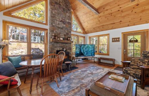 Secluded Cottage with hot tub, fire pit, and views - Foto 9