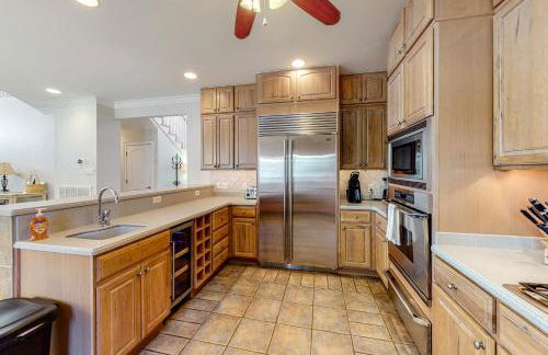 Beautiful home with modern conveniences - close to the beach, dogs welcome - Foto 20