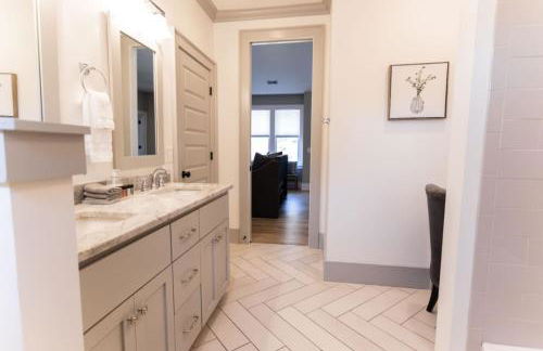 Minutes to Downtown Huge Outdoor Deck HOT TUB - Foto 33