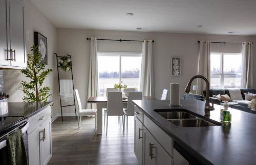 Holistic Campus Rental, LLC - Private Bedrooms in Shared Home with Shared Kitchen - Foto 15