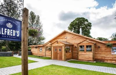 4 Bed House - Sleeps 9 - Hottub - Parking - Foto 9