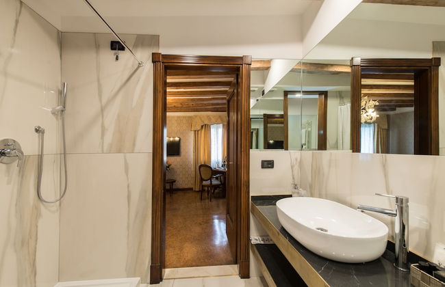 Palazzo Bembo - Exclusive Accommodation - Photo 24