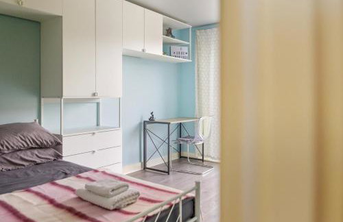 Steps from Train Station - Modern 2-Bedroom with Balcony & Cambridge Amenities, Family Friendly - Foto 24