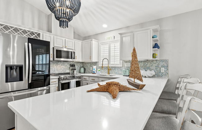 Sunshine House! 3BR 2BA Sleeps 9! Your Perfect Retreat for Comfort and Style - Foto 11